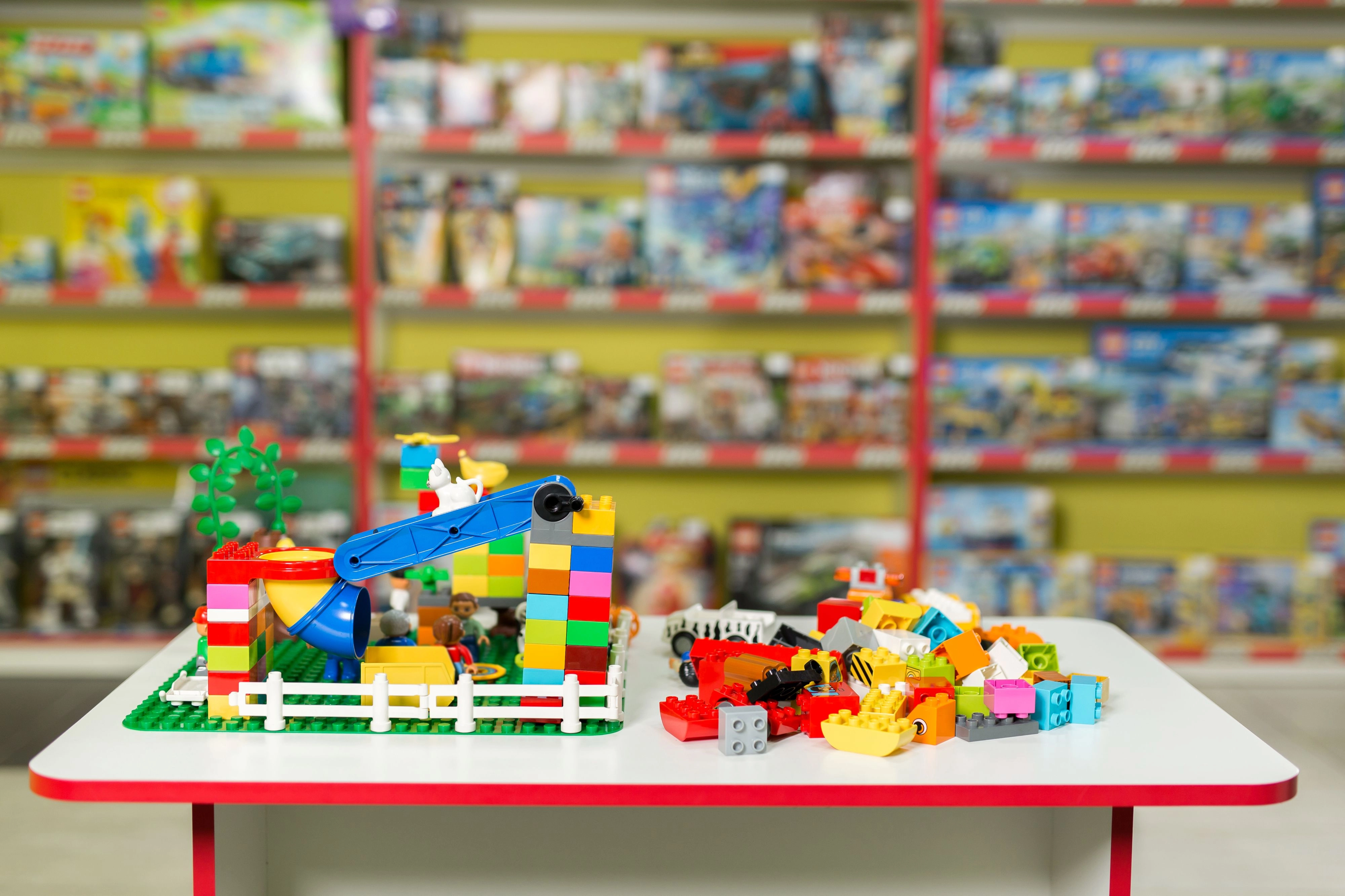 Procon orienta e fiscaliza estabelecimentos que oferecem produtos para o público infantil