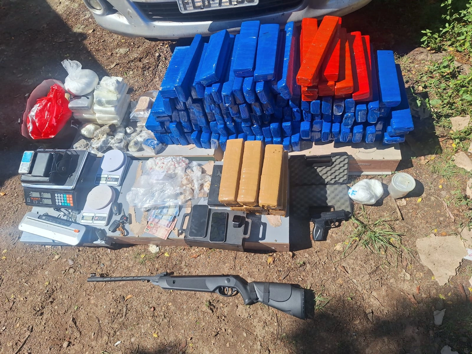 Polícia Militar apreende grande quantidade de drogas após acompanhamento de veículo em Piracicaba