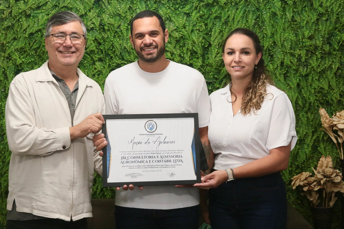 Câmara homenageia empresa dos setores agropecuário, empresarial e contábil