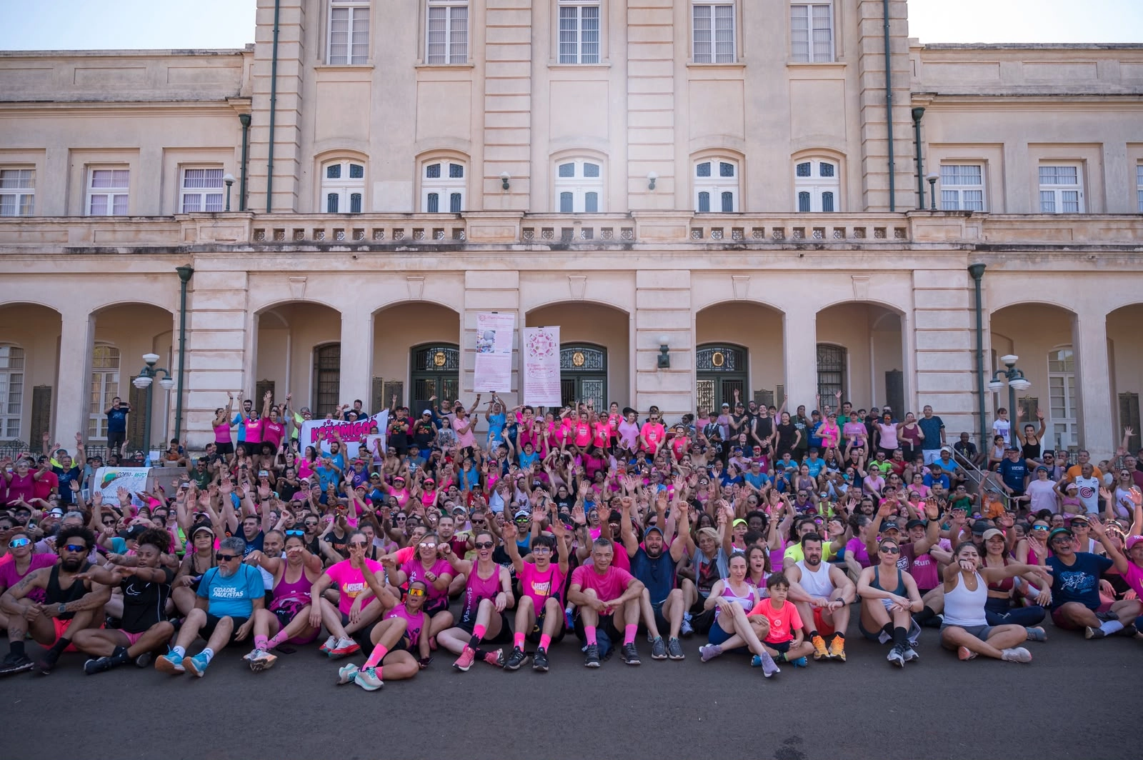 Caminhada e corrida neste domingo, 04/10, abrem programação do Outubro Rosa