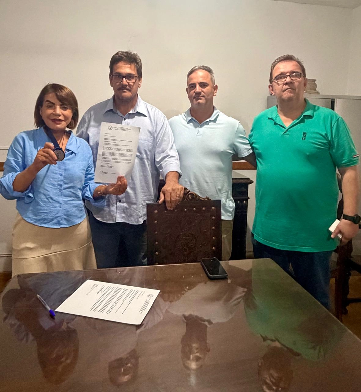 Lar dos Velhinhos recebe visita da Deputada Bebel