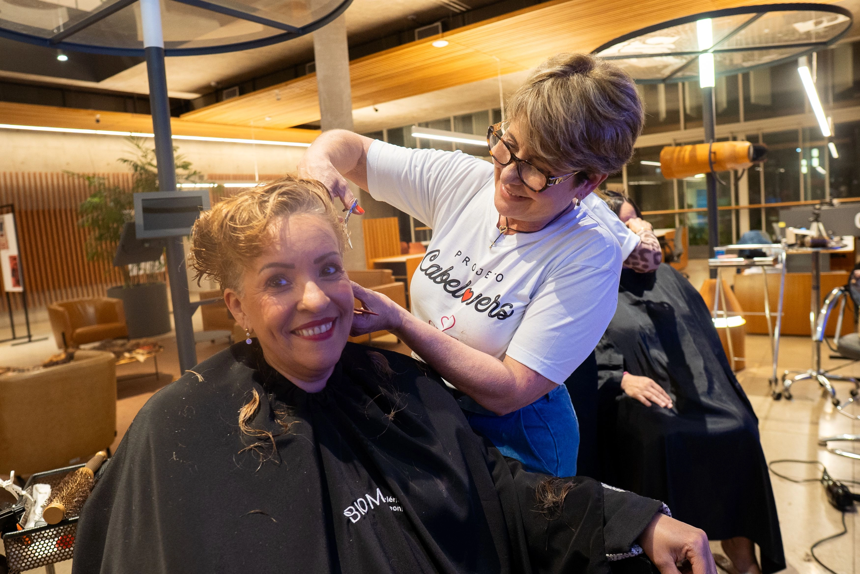 Acipi inicia agendamento de corte gratuito de cabelo para auxiliar pacientes em tratamento