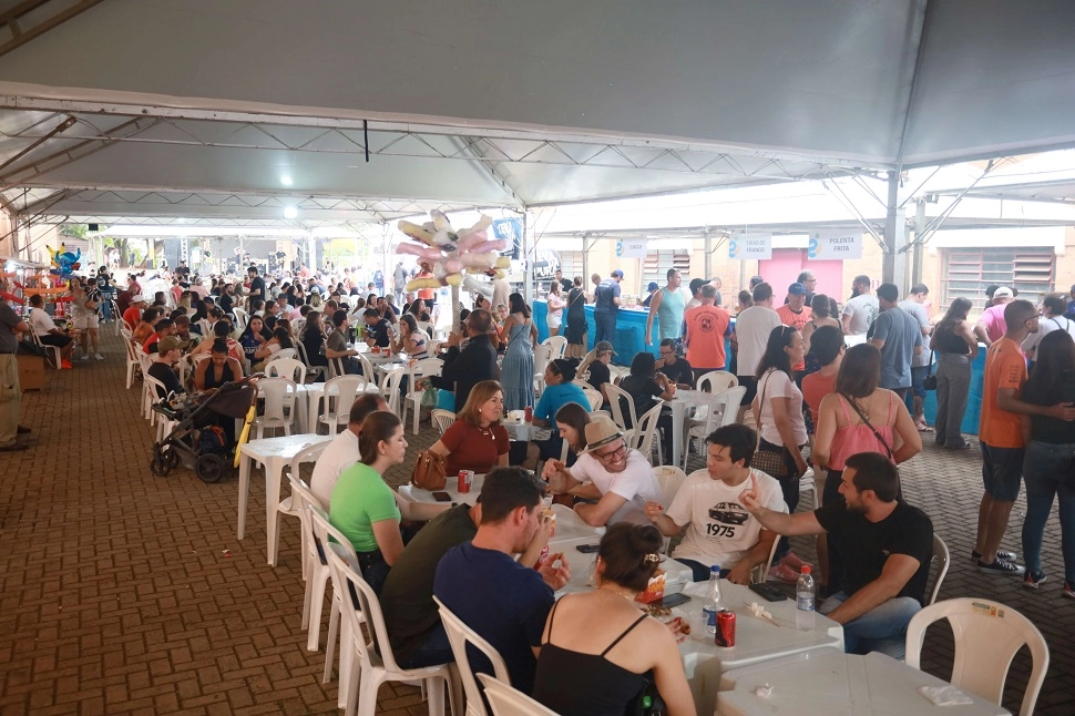 10ª Festa do Frango terá gastronomia, música e encontro de carros antigos em Piracicaba