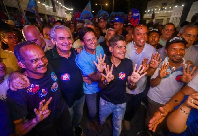 Diante de uma multidão, Elinaldo ganha promessa de apoio para ser o mais votado de Santo Amaro