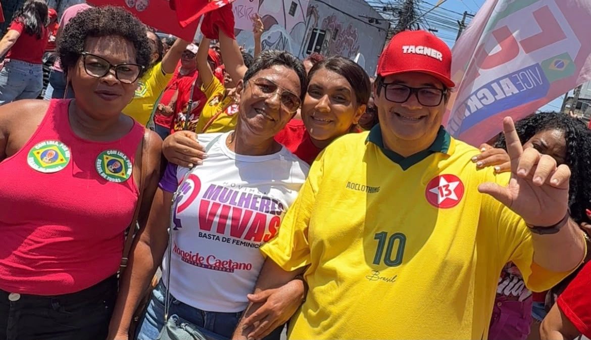 Tagner participa do Movimento Mulheres com Lula no centro de Camaçari