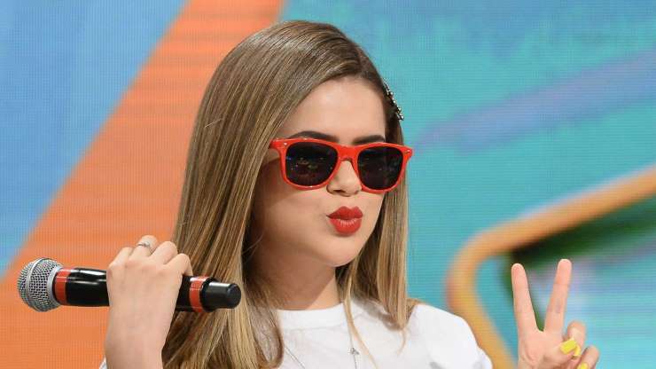 Pegadinha! Maisa Silva esclarece 'noivado' com Nicholas Arashiro: 'É zoeira!'