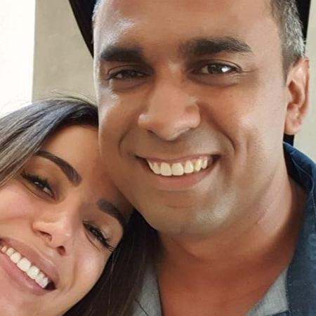 Anitta escreve trecho de música para novo irmão em álbum: 'Minha preferida'.