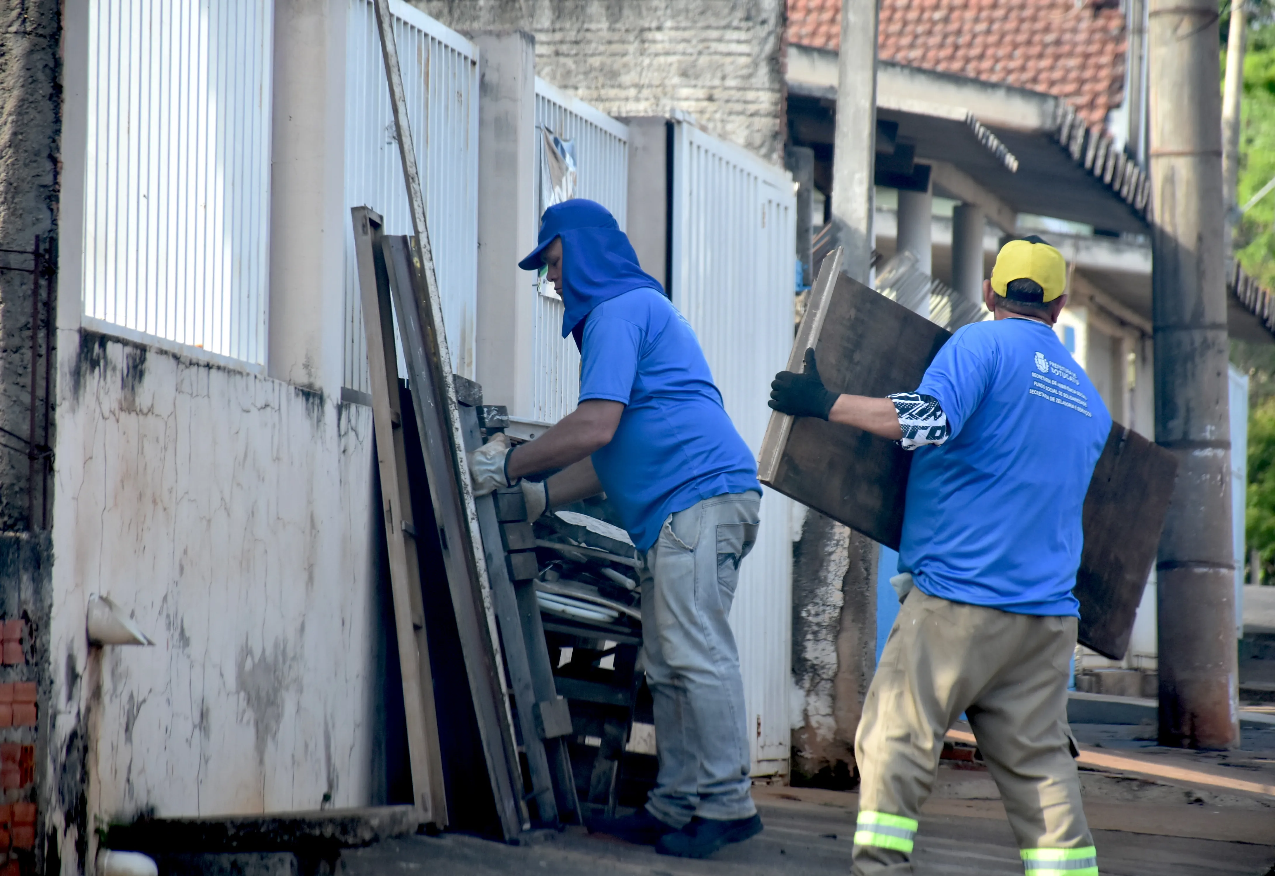 Casa limpa, bairro cuidado: mutirão ajuda na prevenção e combate ao descarte irregular