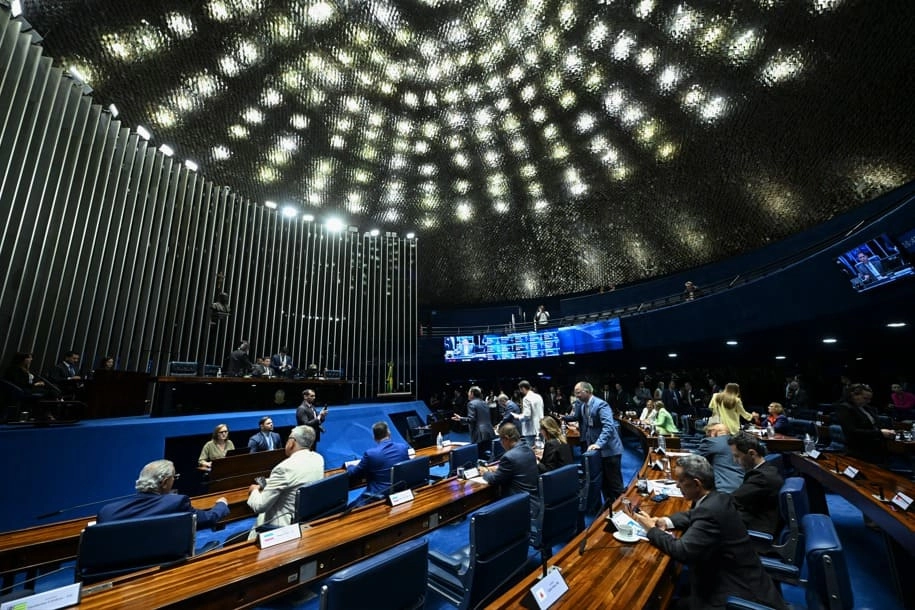 Plano de saúde dos senadores gera rombo milionário: arrecada R$ 5 e gasta R$ 40 milhões