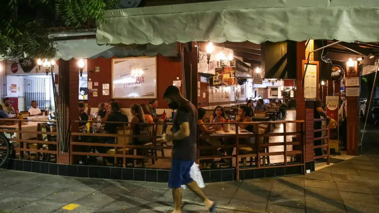 Abrasel nega que bares e restaurantes fecharão dois dias da semana