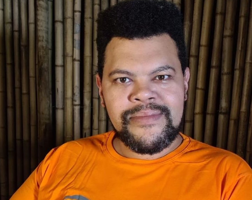 Babu Santana é diagnosticado com Covid-19: 'Pai tá assustado com esse negócio'
