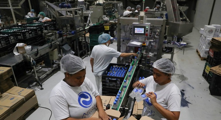 Produção industrial cresce pelo sétimo mês em novembro, diz IBGE
