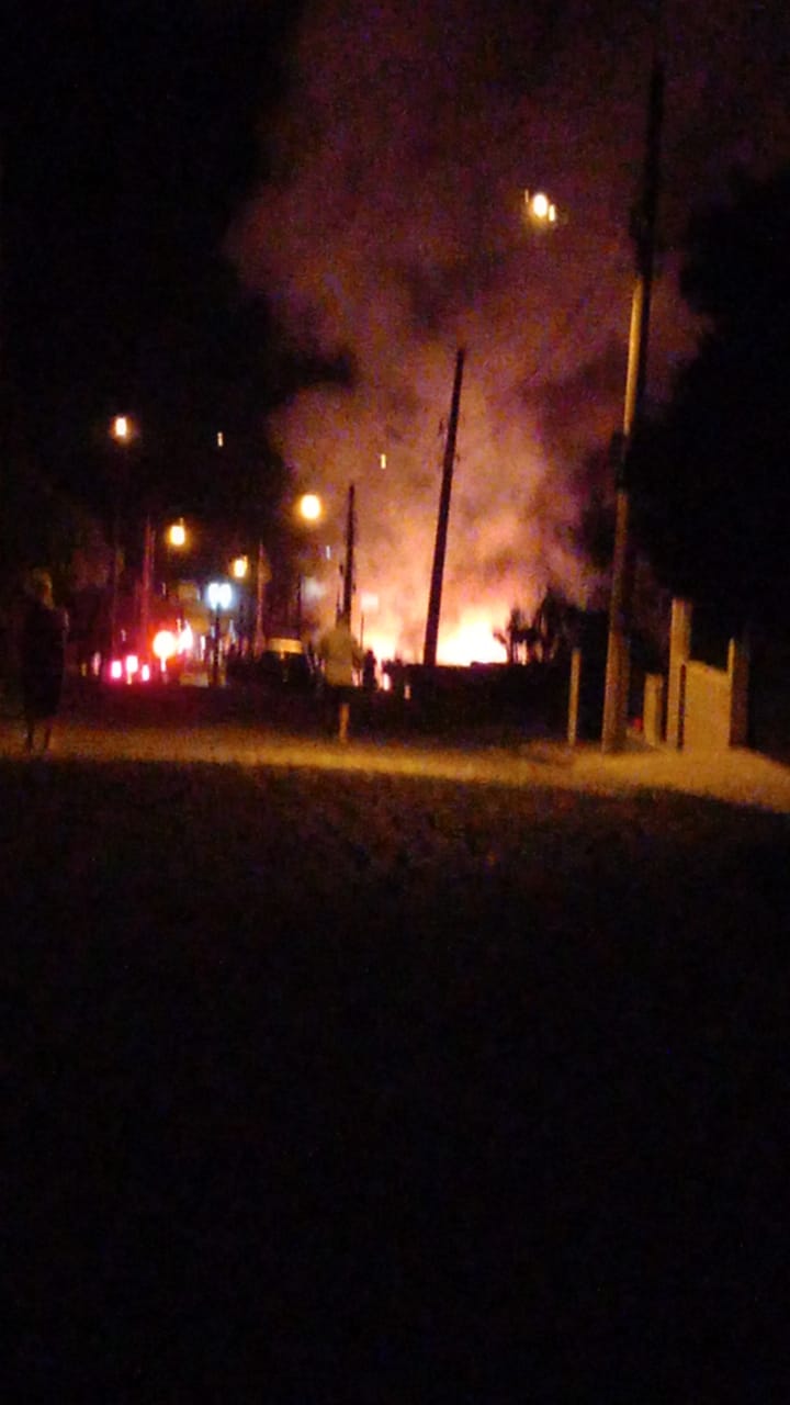 Casa é destruída por incêndio em Erval Velho