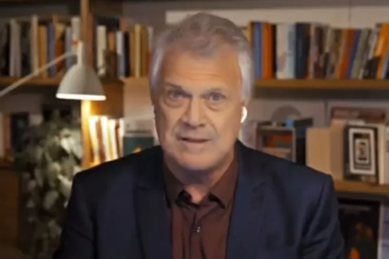 Pedro Bial se desculpa por ofender travestis: 'Não foi minha intenção'