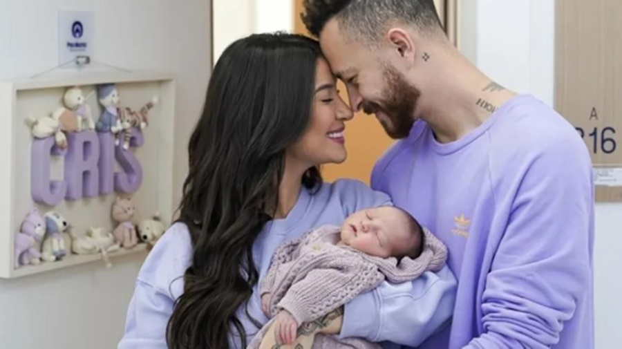Bianca e Fred postam fotos do filho e olhos chamam atenção