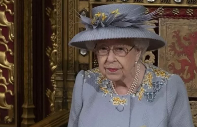 Rainha Elizabeth faz prestação de contas e aponta rombo devido à covid-19