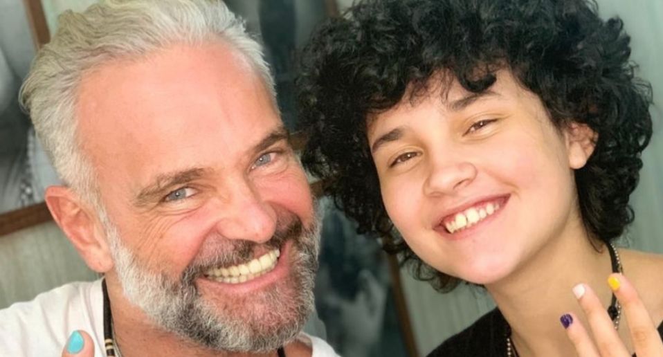Mateus Carrieri sobre transição de gênero do filho de 14 anos: "Tem todo o apoio"