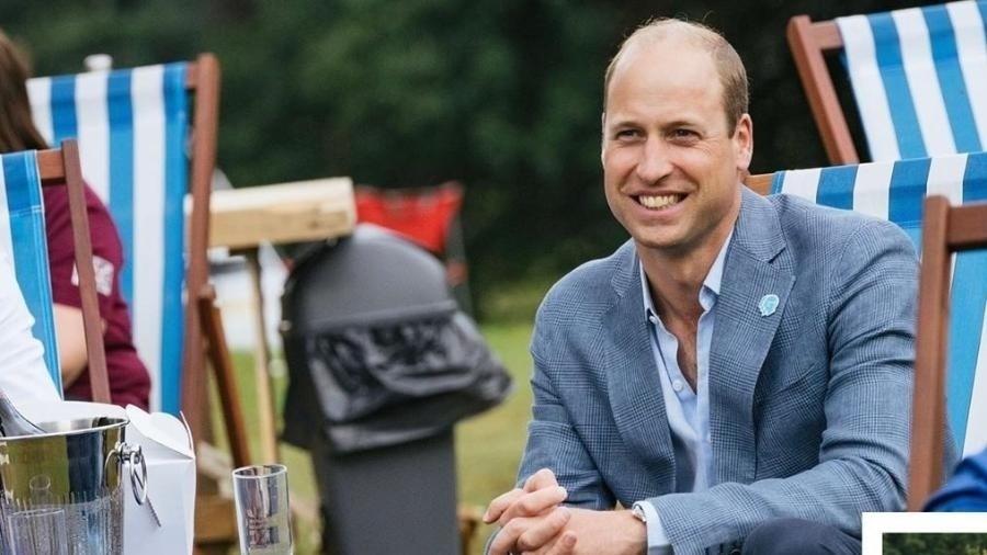 Príncipe William fala de estado de saúde do avô, Philip, que está internado