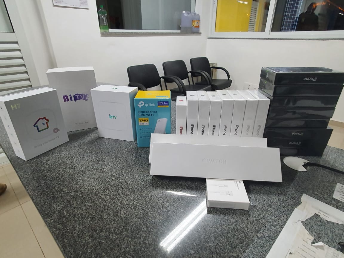 PRF apreende R$ 85 mil em eletrônicos importados na BR 282 em Campos Novos