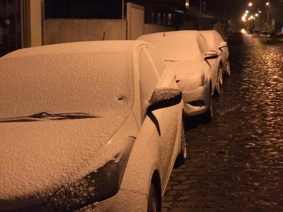 Santa Catarina registra neve pelo terceiro dia consecutivo