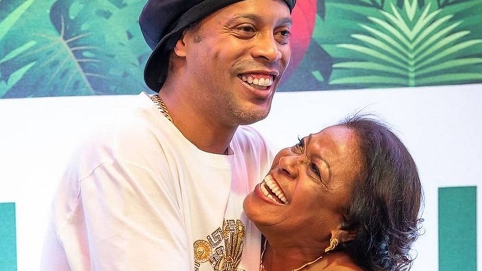 Mãe de Ronaldinho Gaúcho morre aos 71 anos, vítima de Covid-19