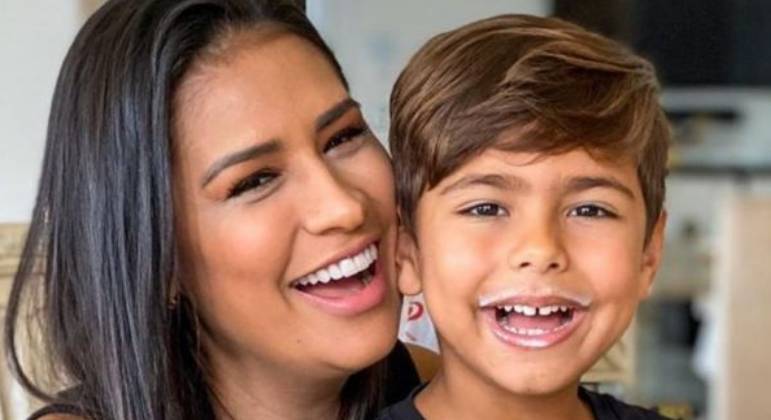 Simone rebate seguidora que chamou seu filho de atrevido