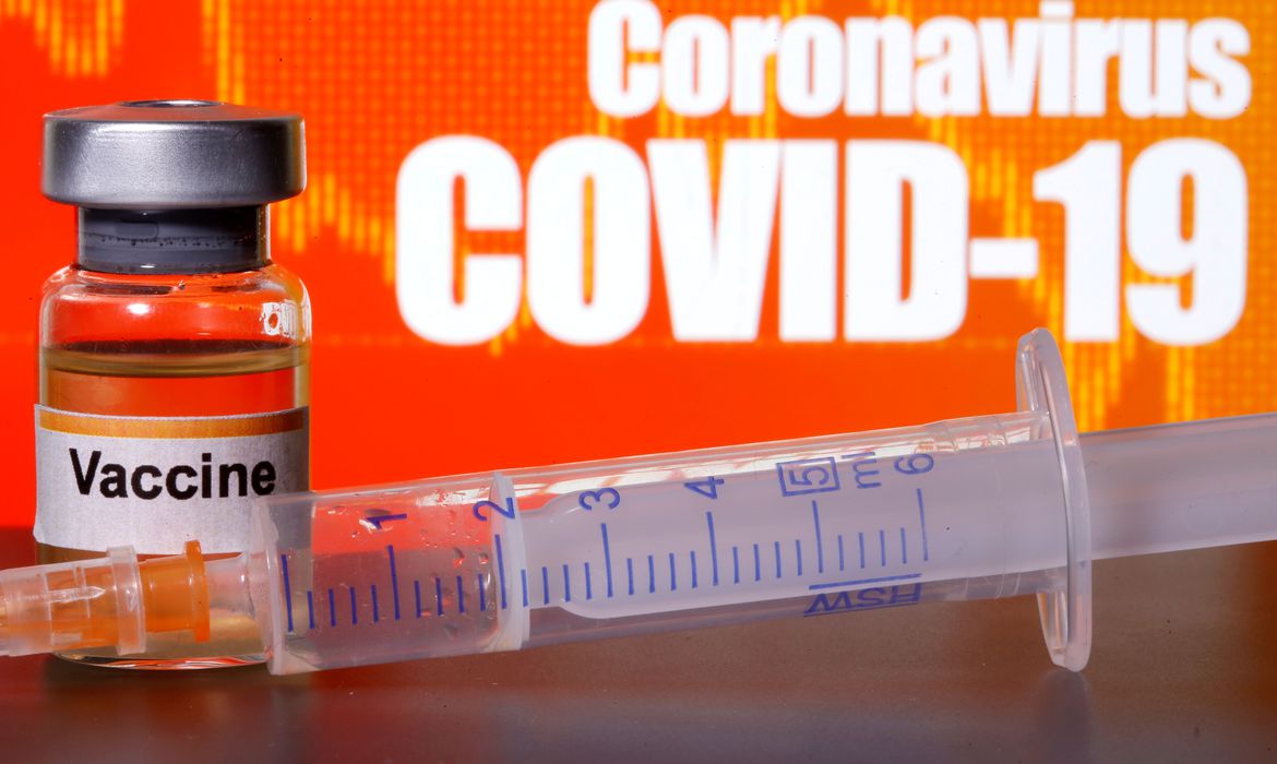 Vacinas contra a covid-19 começam a ser distribuídas