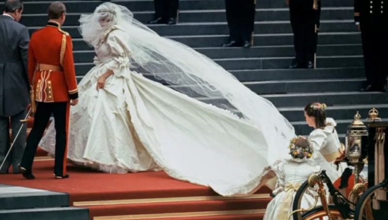 Vestido de noiva da Princesa Diana será exibido em nova exposição