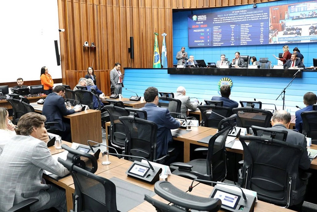 ALEMS aprova Programa Recupera-MS e recebe alunos de Corumbá MS