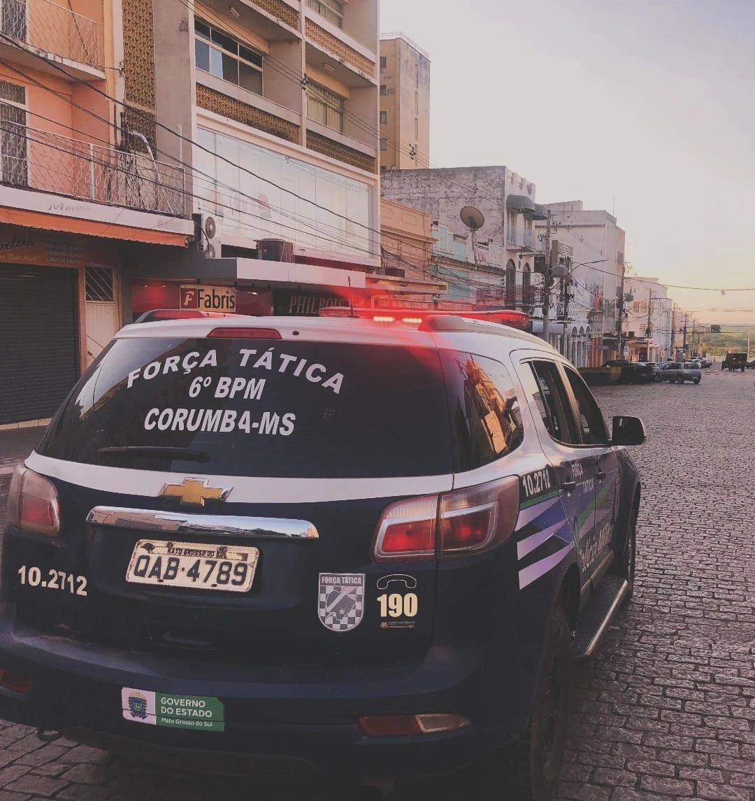 Força Tática da PMMS prende dois homens com mandados de prisão em aberto durante patrulhamento em Corumbá MS