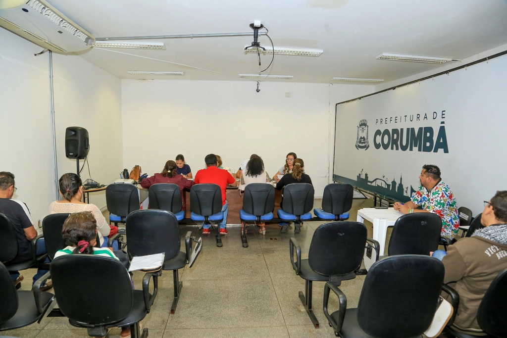Candidatos às vagas para professores das Águas entregam documentos nesta quarta e quinta
