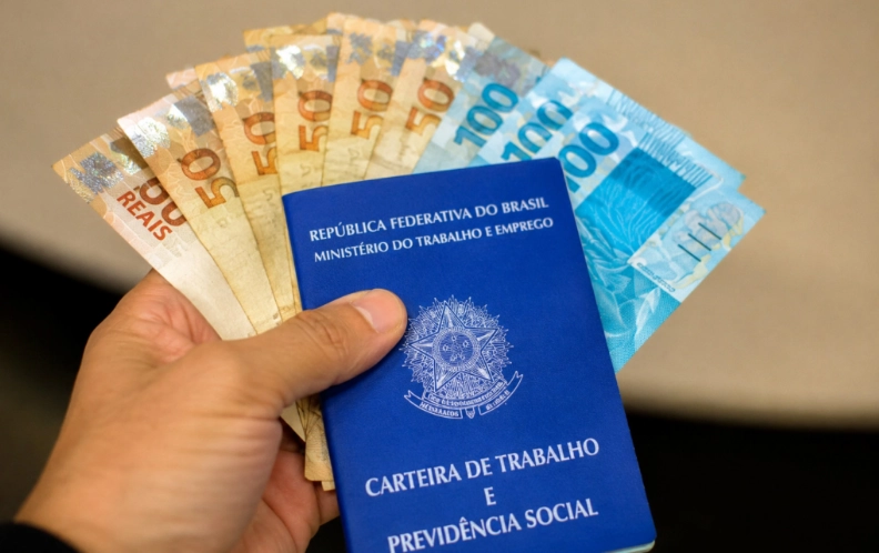 Salário mínimo deverá subir para R$ 1.741 em 2027