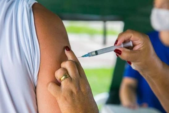 Salas de vacinação funcionam em diferentes regiões de Corumbá nesta semana