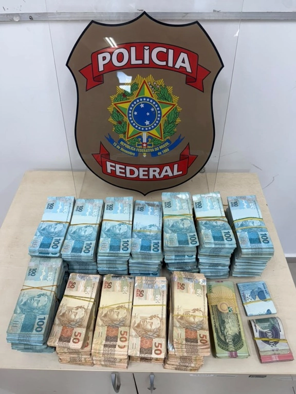 PF e CGU apreendem R$ 800 mil em Ponta Porã/MS