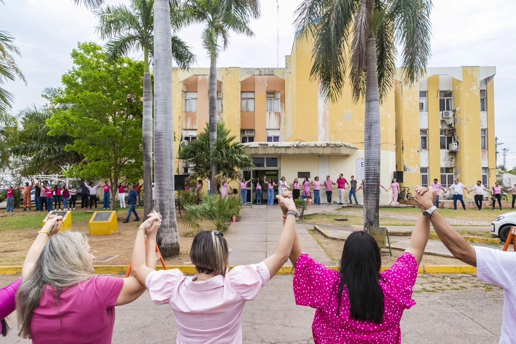 Corumbá inicia Outubro Rosa com ação de conscientização no Paço Municipal