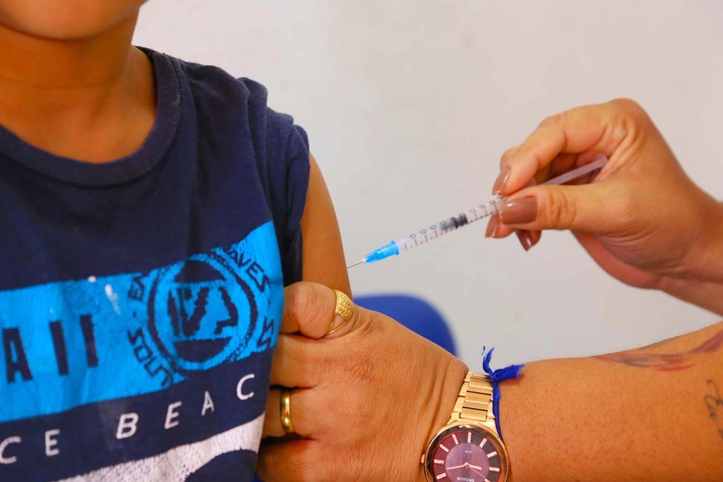 Corumbá mantém vacinação em dez unidades de saúde; confira os horários