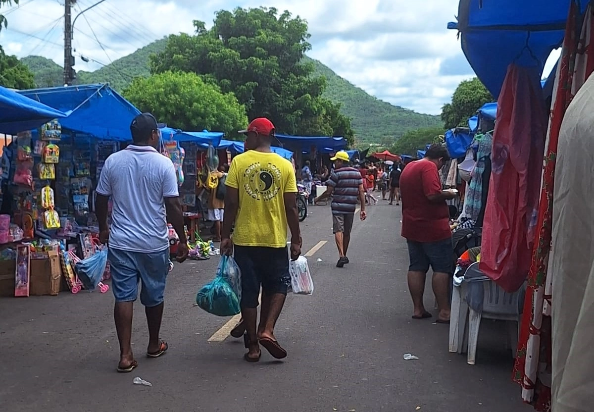 Feiras livres funcionam normalmente no sábado e serão suspensas no domingo