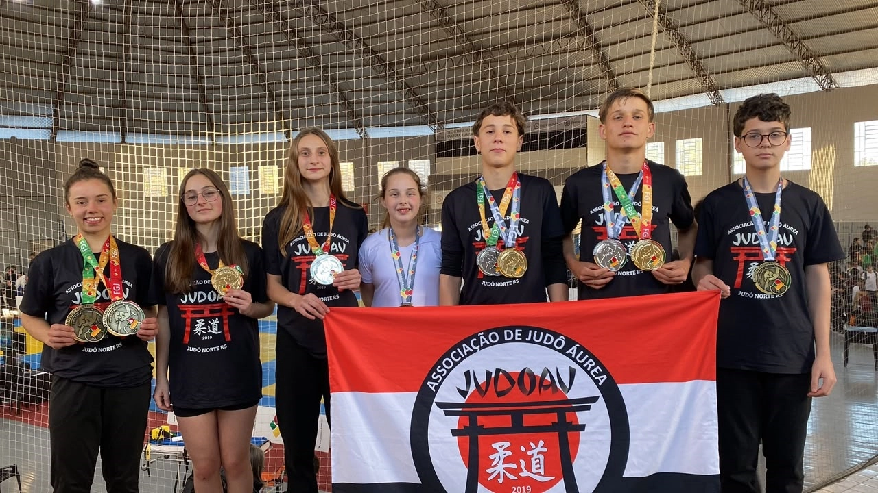 Equipe da Judoau conquista 10 medalhas em Regional de Judô