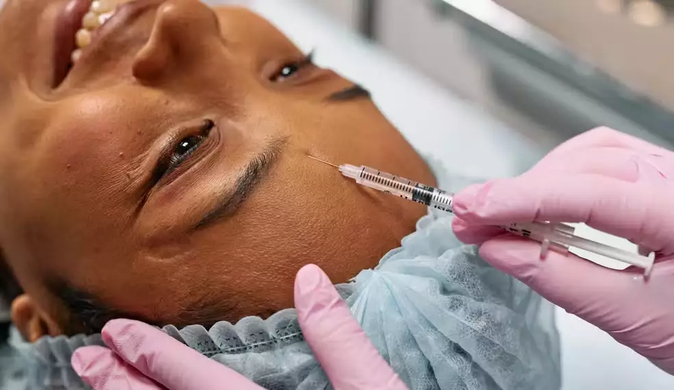 Justiça anula regra que permitia a dentistas submeter pacientes a harmonização facial