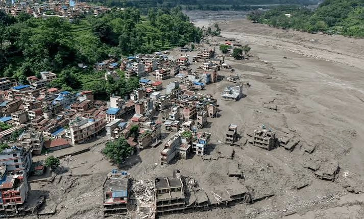 Inundações deixam ao menos 160 mortos e mais de 380 turistas desaparecidos no Nepal