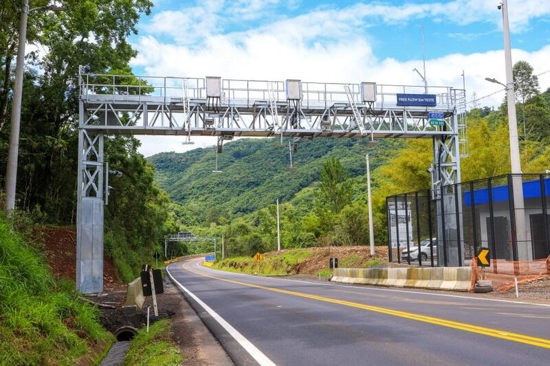 Multas do free flow são suspensas no RS e motoristas poderão receber valores de volta