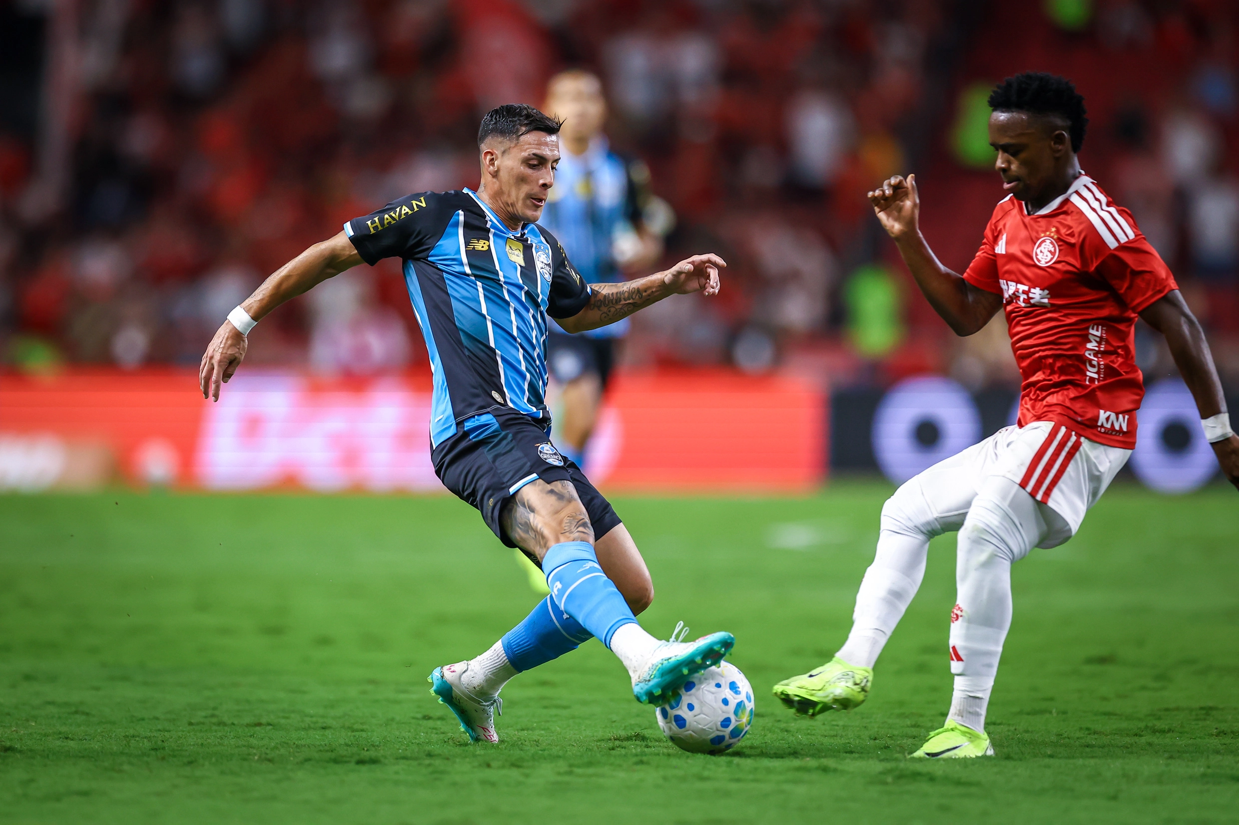 Grêmio e Inter empatam e permanecem no Z-4