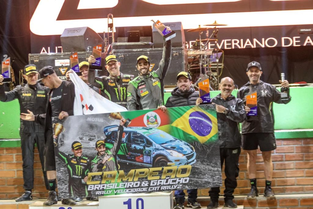 Corrida em Severiano de Almeida consagra campeões do Brasileiro de Rally
