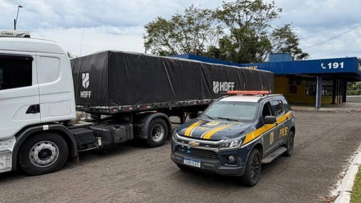 PRF apreende carga ilegal de hormônios sintéticos e cosméticos na BR-153, em Santa Catarina