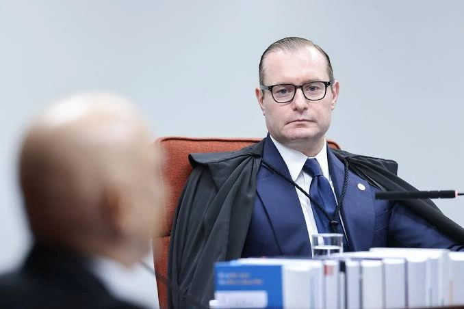 Zanin determina prorrogação do horário da votação até 19h