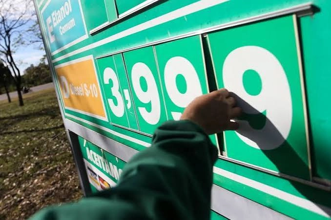 Governo federal prorroga subsídio de R$ 2,12 no diesel por mais 30 dias