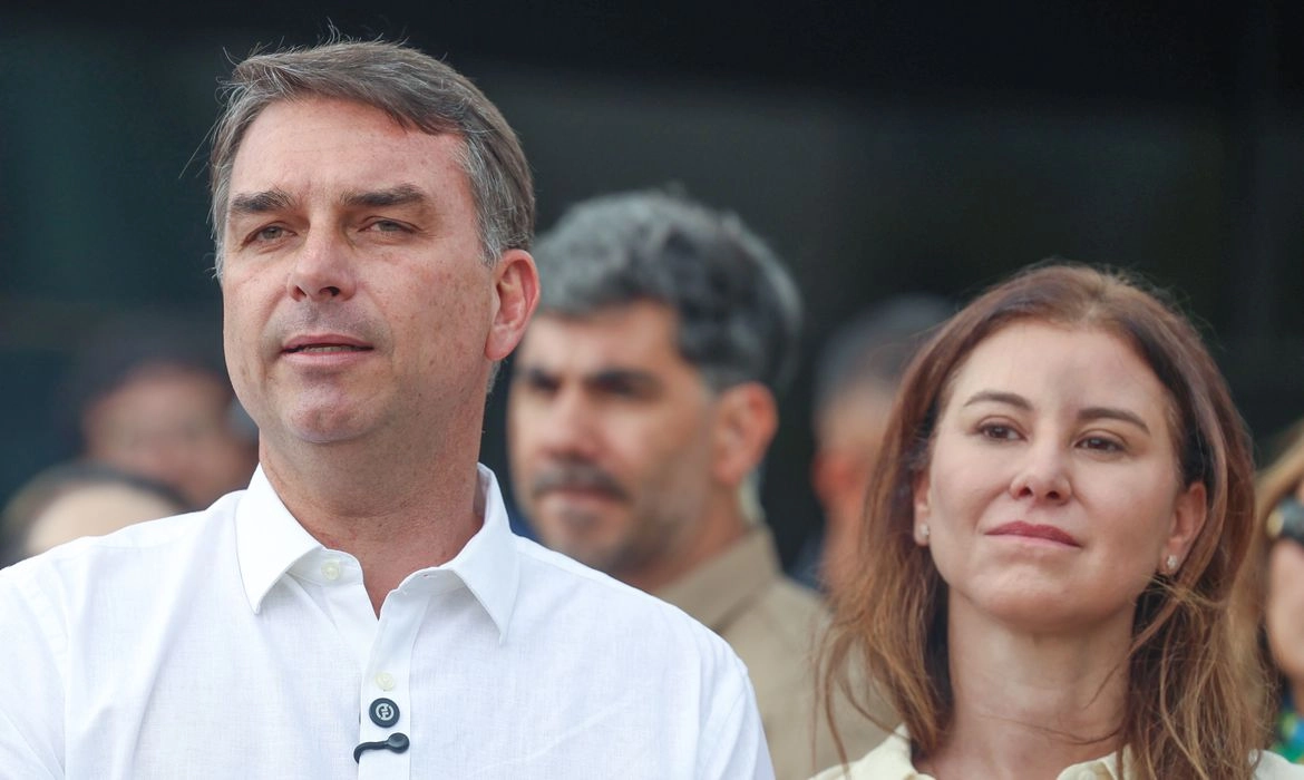 Trump autorizou entrada de Flávio Bolsonaro nos EUA