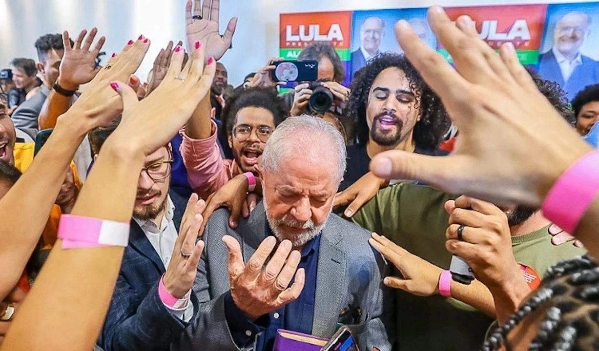 Em carta, Lula cita 6x1 e bets e pede "discernimento" a evangélicos