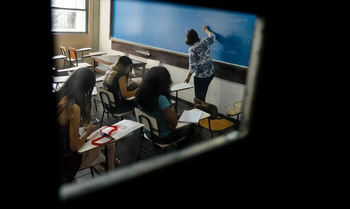 ESCOLAS PRIVADAS: Pais devem ficar atentos para credenciamento na Secretaria de Educação