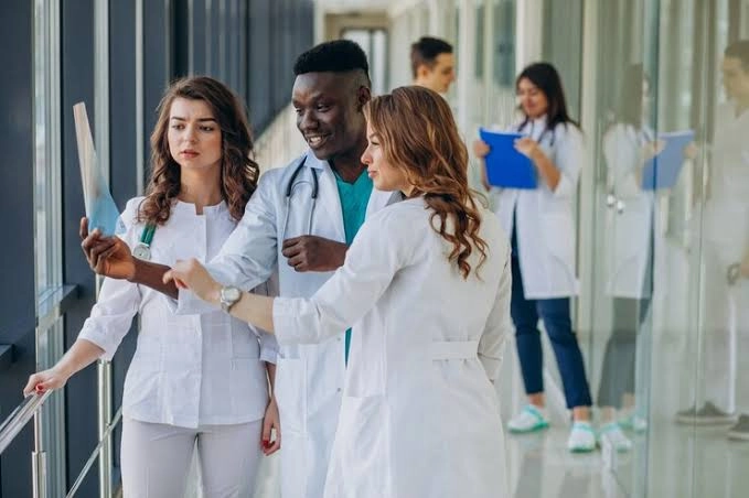 CURSOS TÉCNICO E DE GRADUAÇÃO: UnB e Escola de Saúde Pública abrem 600 vagas com inscrições até setembro